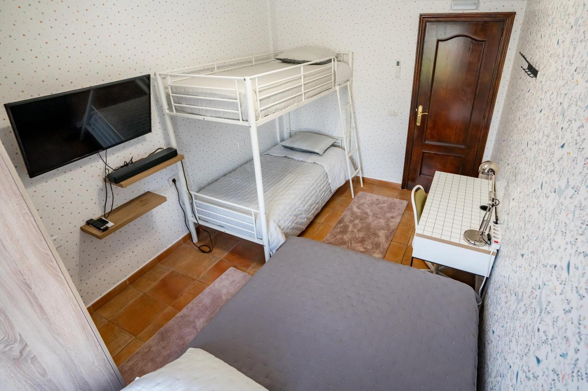 Casa Julio - Alcala Complete Coastal Retreat - Entire Apartment - 3 Min Walk From The Ocean - Shared Entrance With Host Exterior photo