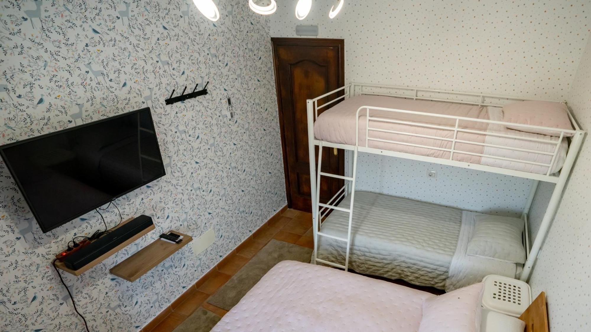 Casa Julio - Alcala Complete Coastal Retreat - Entire Apartment - 3 Min Walk From The Ocean - Shared Entrance With Host Exterior photo